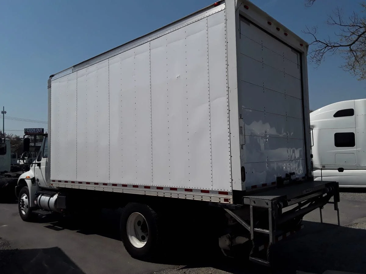 2018 International 4300 - image 6