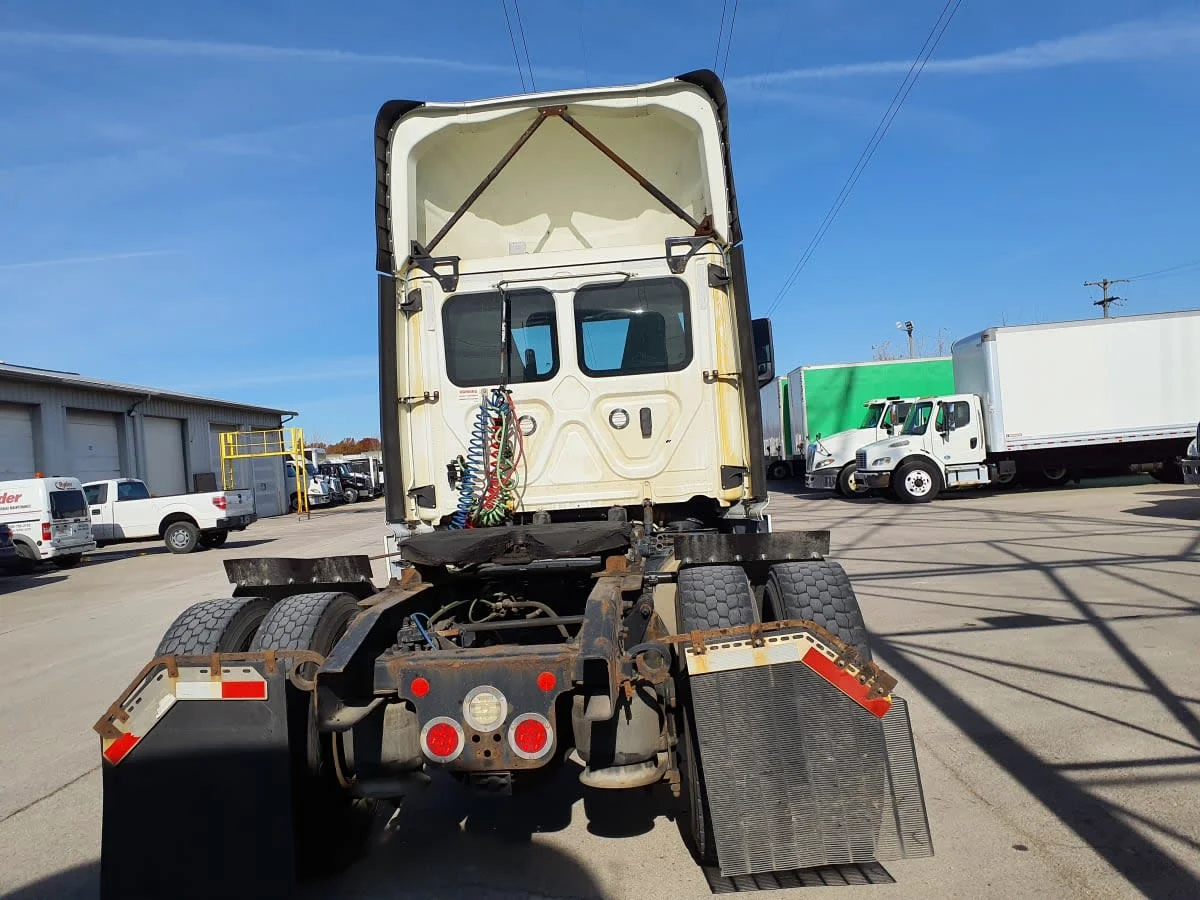 2020 Freightliner Cascadia in Indianapolis, IN — photo 5
