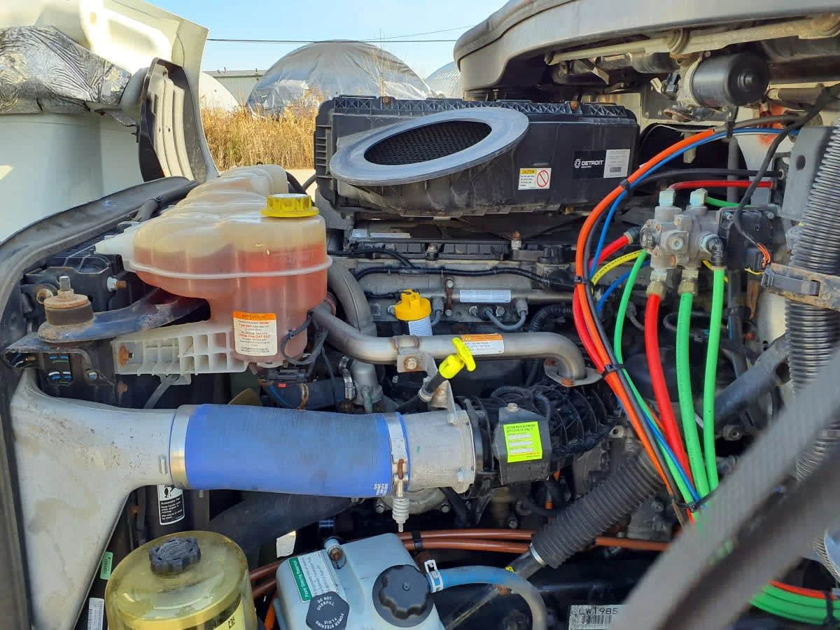2020 Freightliner Cascadia in Indianapolis, IN — photo 8