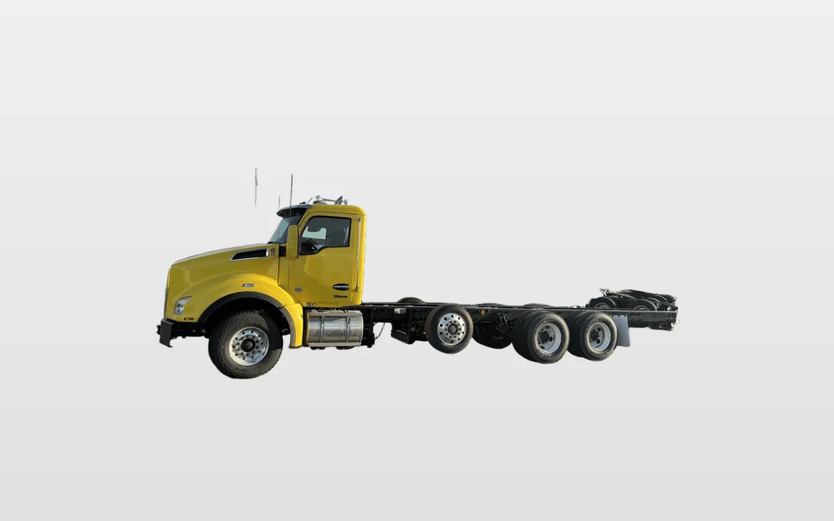 2025 Kenworth T880 - image 1