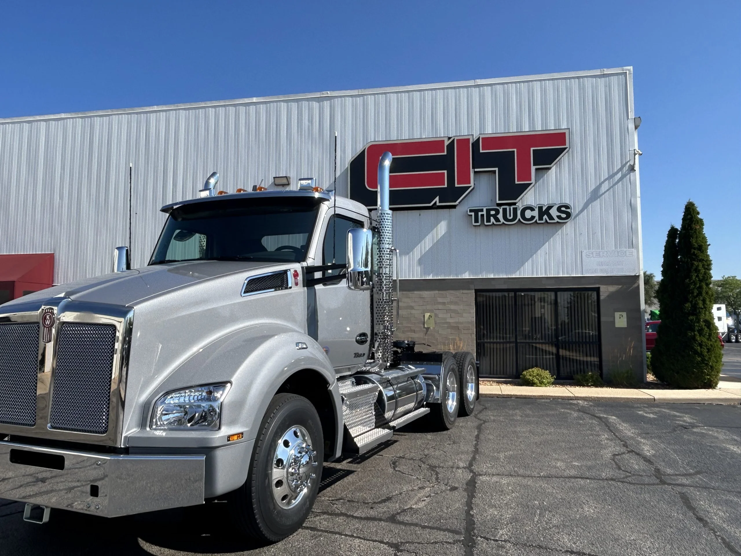2027 Kenworth T880 in Rockford, IL