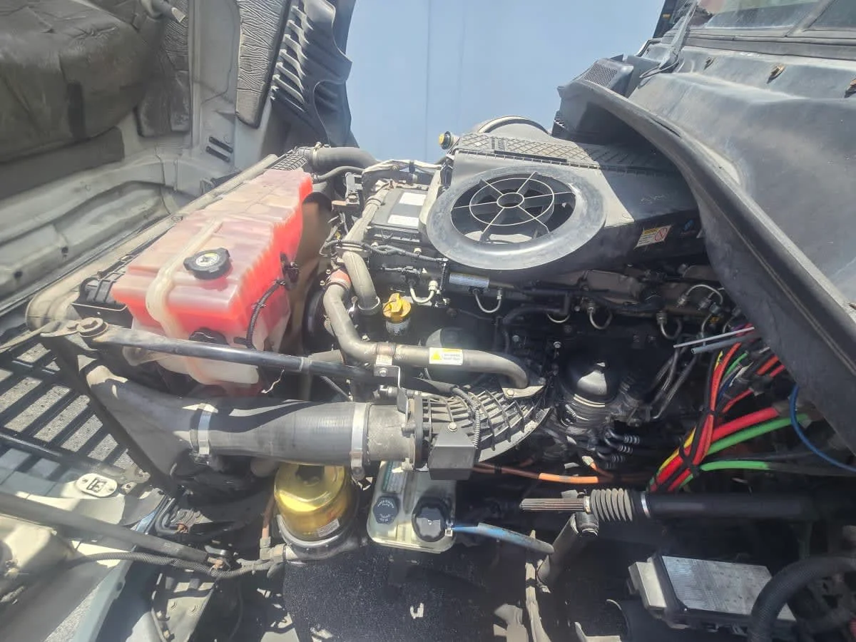 2018 Freightliner Cascadia - image 8