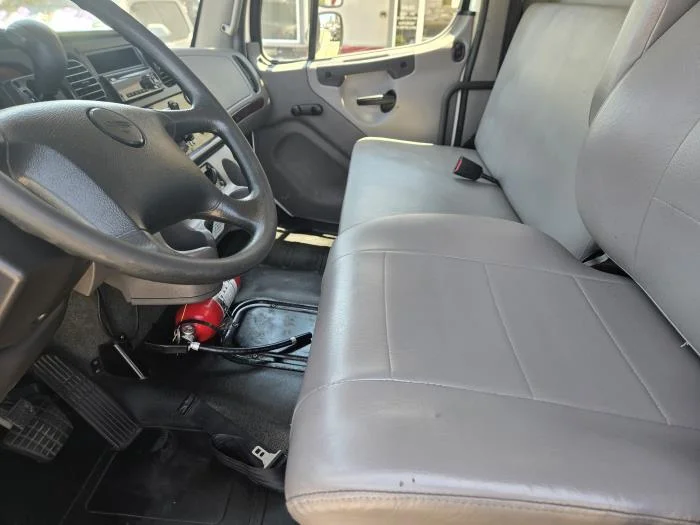 2020 Freightliner M2 106 — photo 5