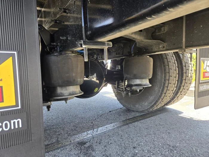 2020 Freightliner M2 106 — photo 13