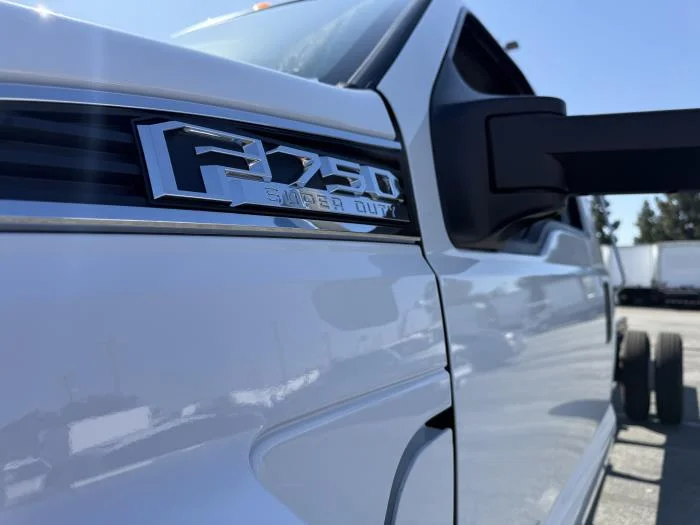 2027 Ford F-750 — photo 8