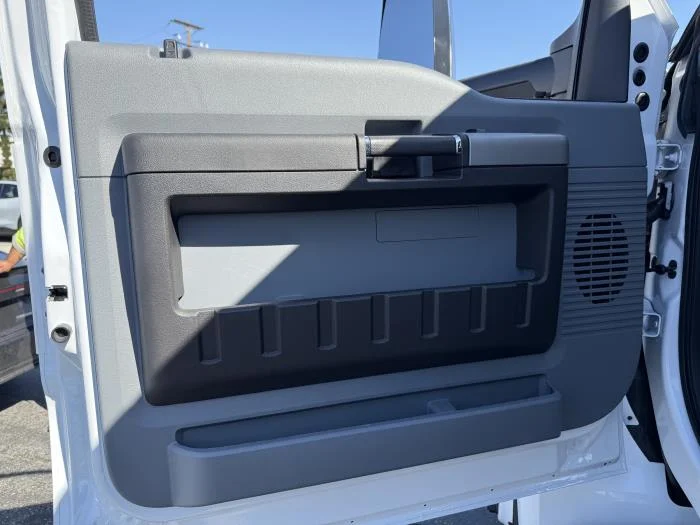 2027 Ford F-750 — photo 11