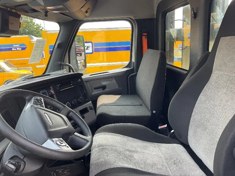 2022 Freightliner Cascadia - image 10