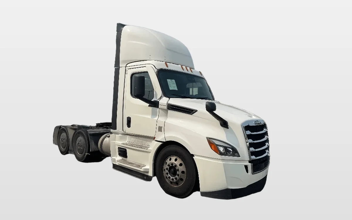 2022 Freightliner Cascadia - image 1