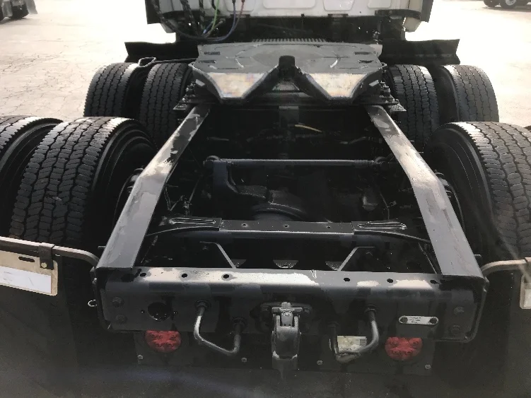 2023 International LT - image 6