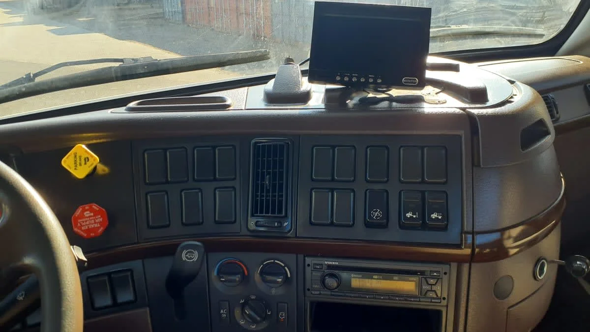2014 Volvo in Springfield, MA — photo 7
