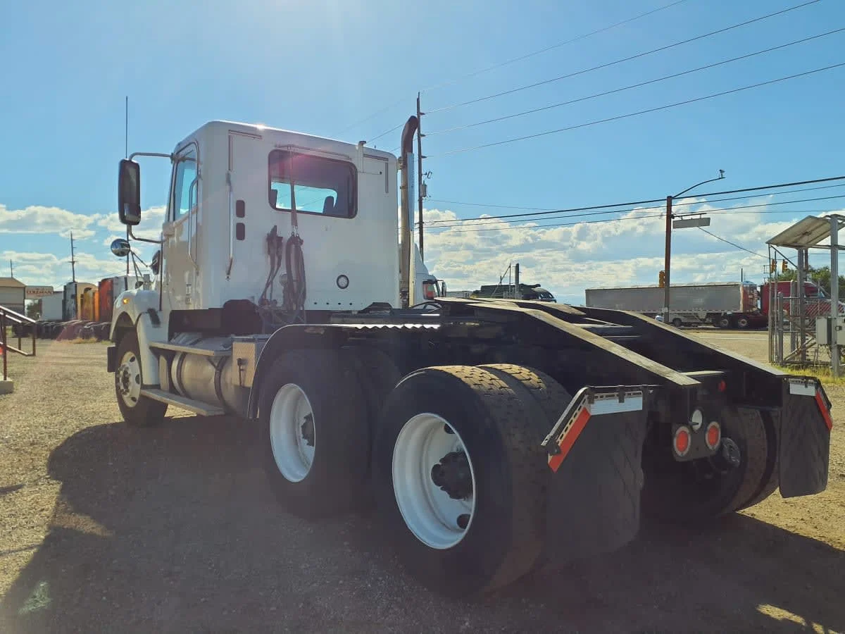 2019 Freightliner 122SD - image 6