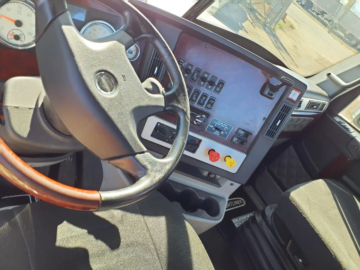2019 Freightliner 122SD in Commerce City, CO — photo 7