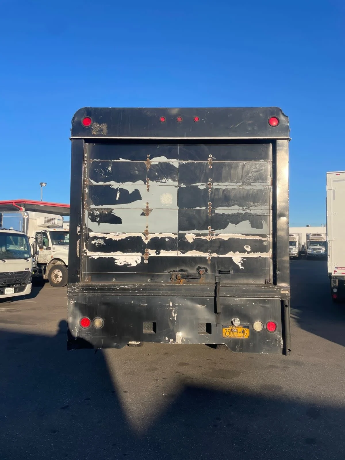 2013 Hino 338 - image 5