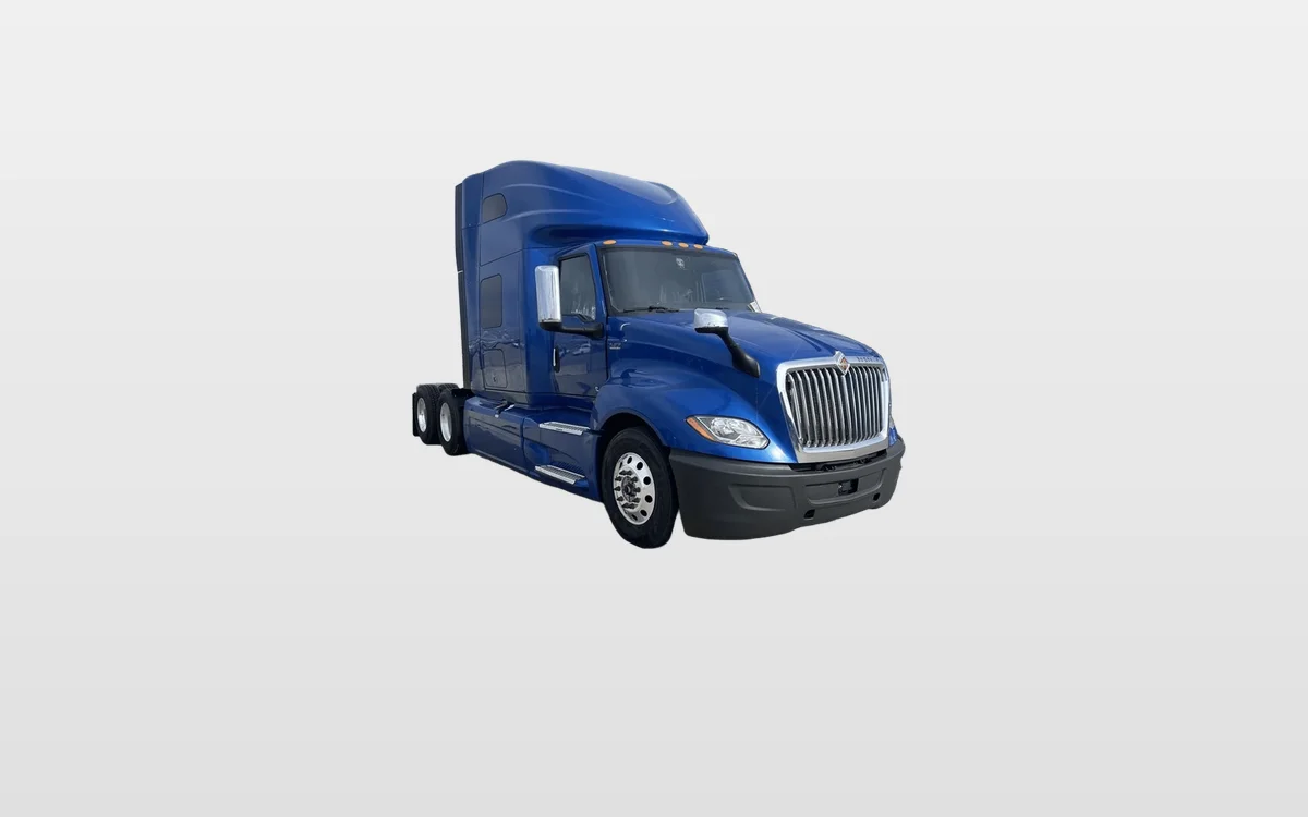 2022 International LT - image 1