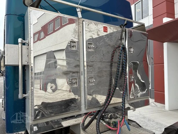 2021 Peterbilt 579 in Missoula, MT — photo 9