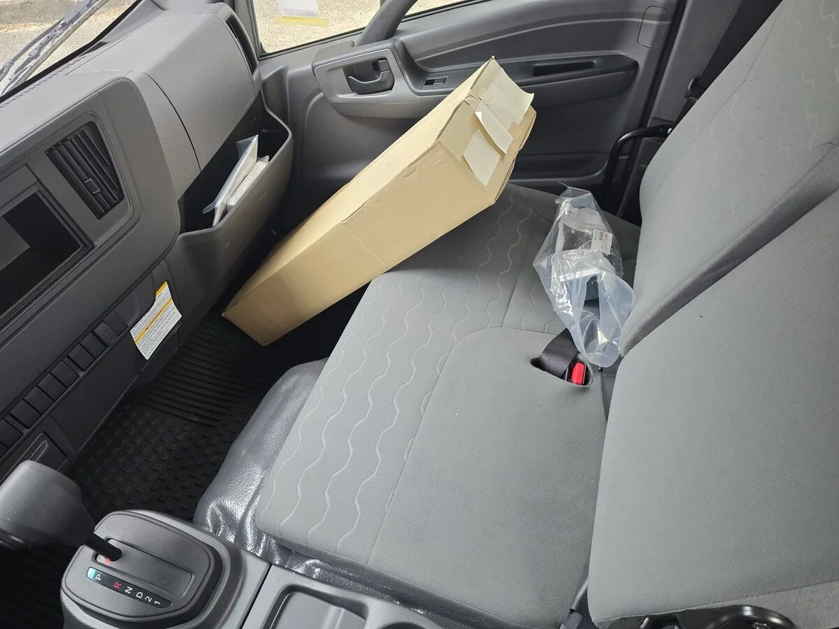 2025 Isuzu NRR - image 4