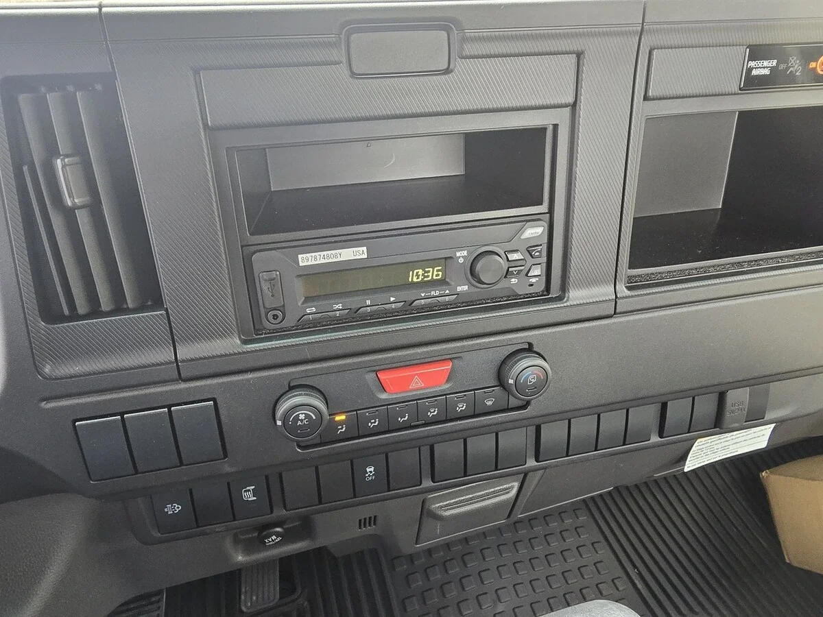 2025 Isuzu NRR - image 2