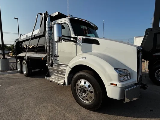 2027 Kenworth T880 in Fort Worth, TX