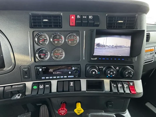 2027 Kenworth T880 in Fort Worth, TX — photo 8