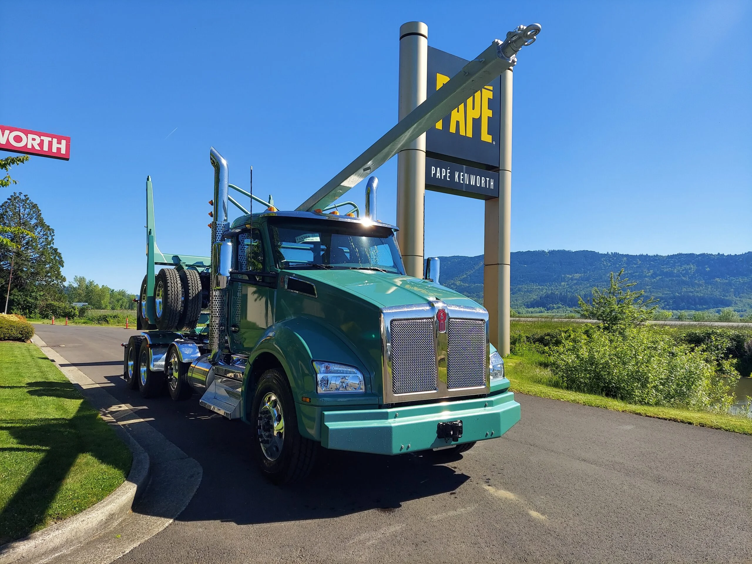 2025 Kenworth T880