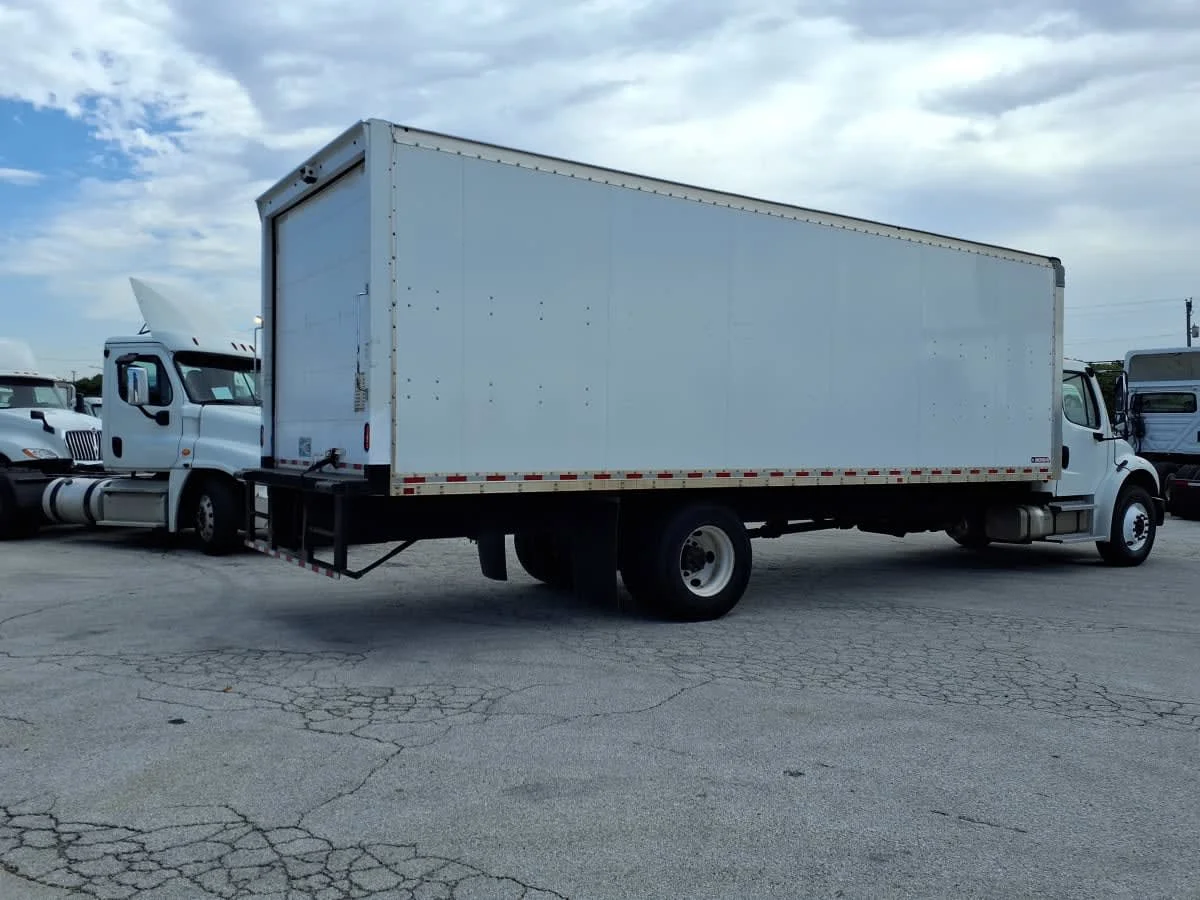 2022 Freightliner M2 106 - image 4