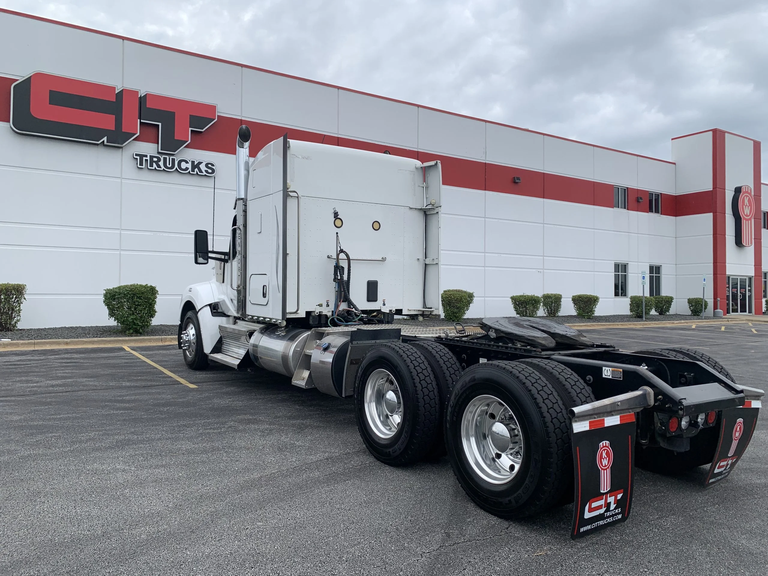 2024 Kenworth W990 in Mokena, IL — photo 6