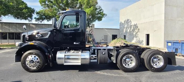 2023 Peterbilt 567 — photo 4