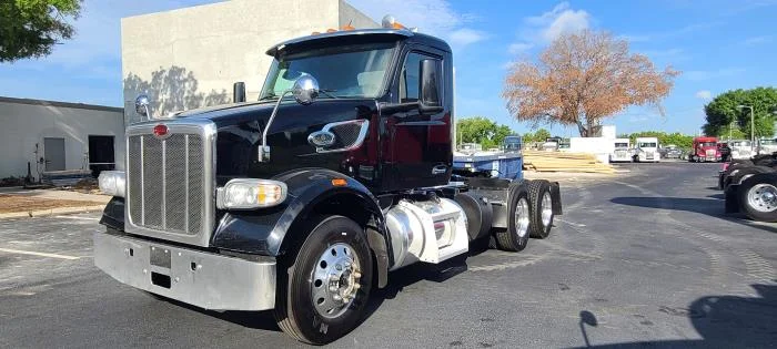 2023 Peterbilt 567 — photo 3