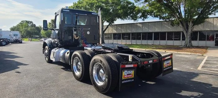 2023 Peterbilt 567 — photo 6