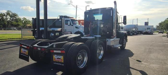 2023 Peterbilt 567 — photo 8