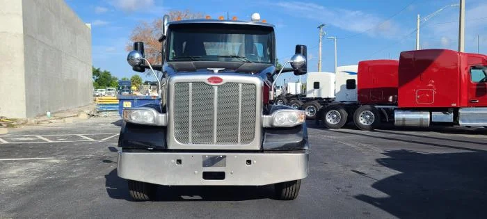 2023 Peterbilt 567 — photo 2