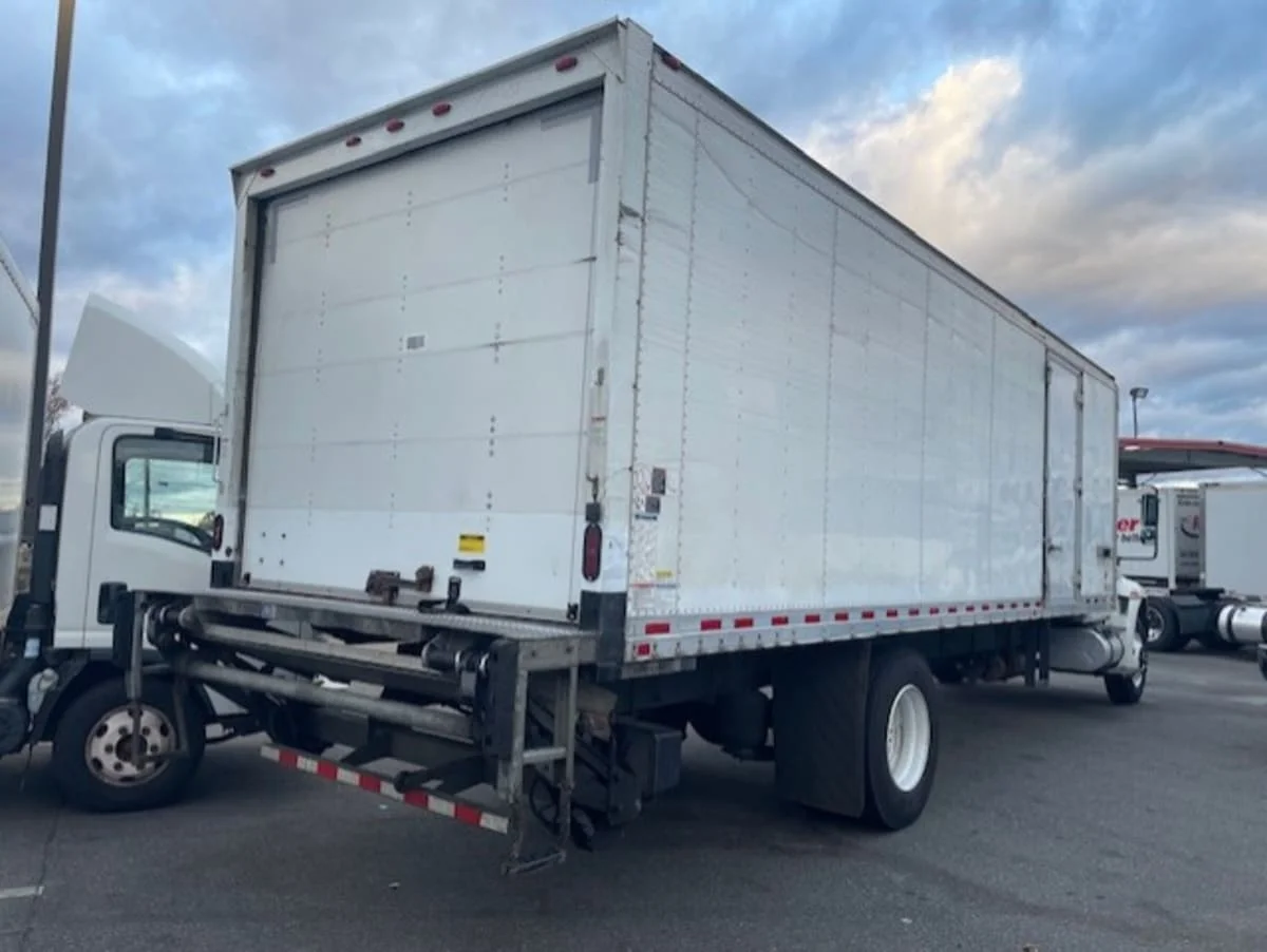 2018 International 4300 - image 4