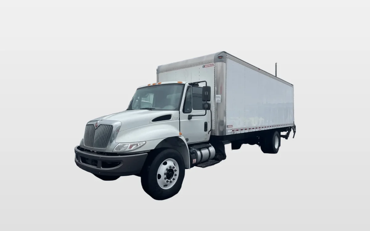 2018 International 4300 - image 1