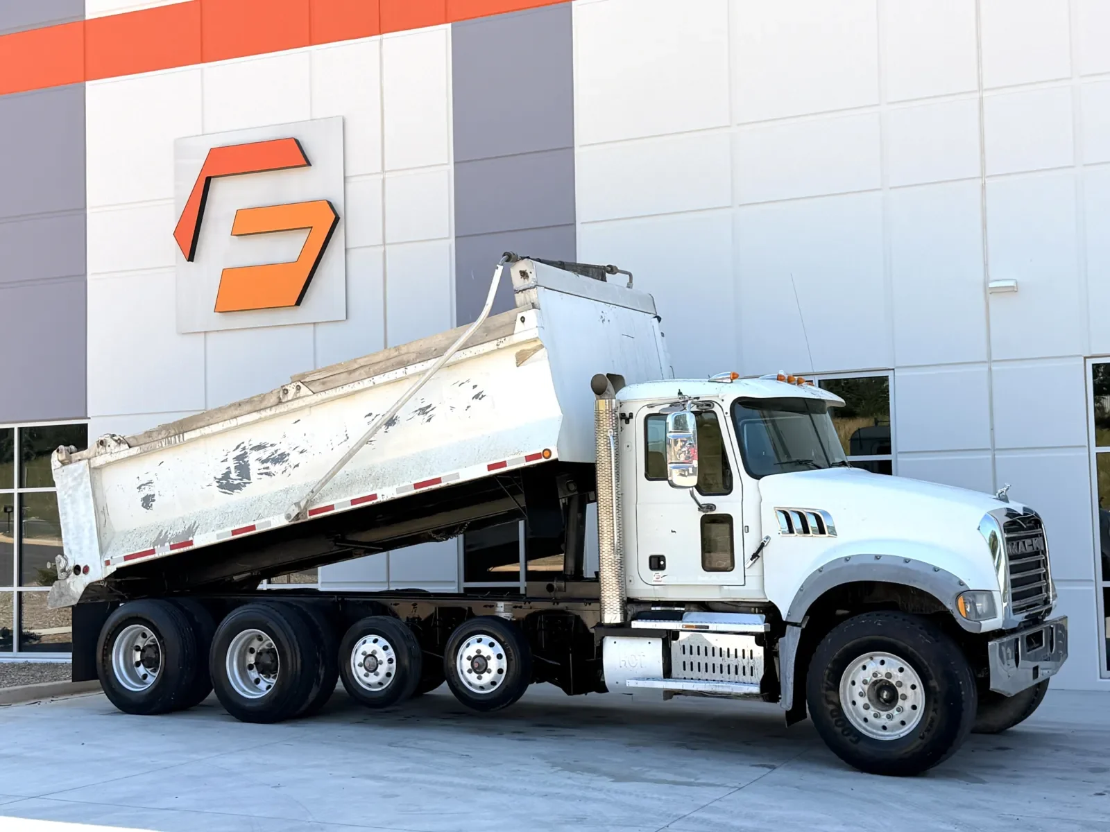 2017 Mack Granite