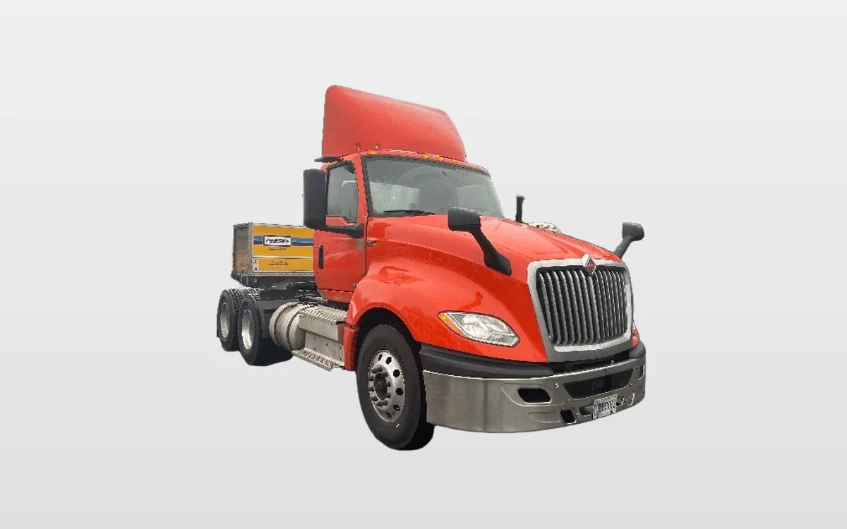 2021 International LT - image 1