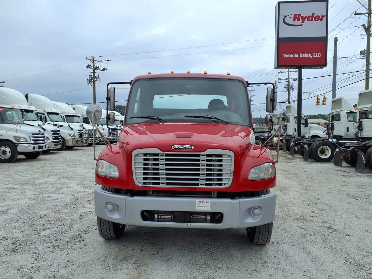 2019 Freightliner M2 106 in Greenville, SC — photo 2