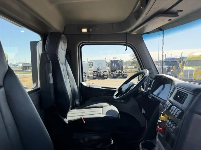 2023 Peterbilt 567 - image 23