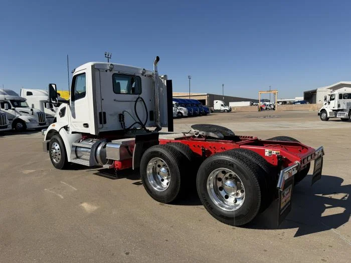 2023 Peterbilt 567 - image 4