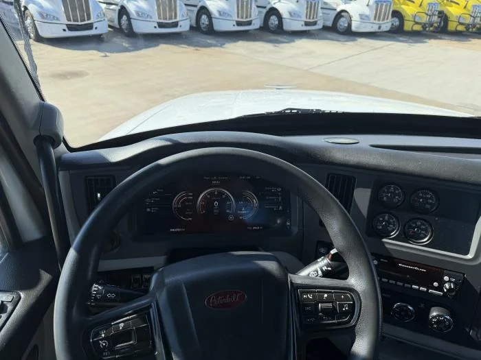 2023 Peterbilt 567 - image 30