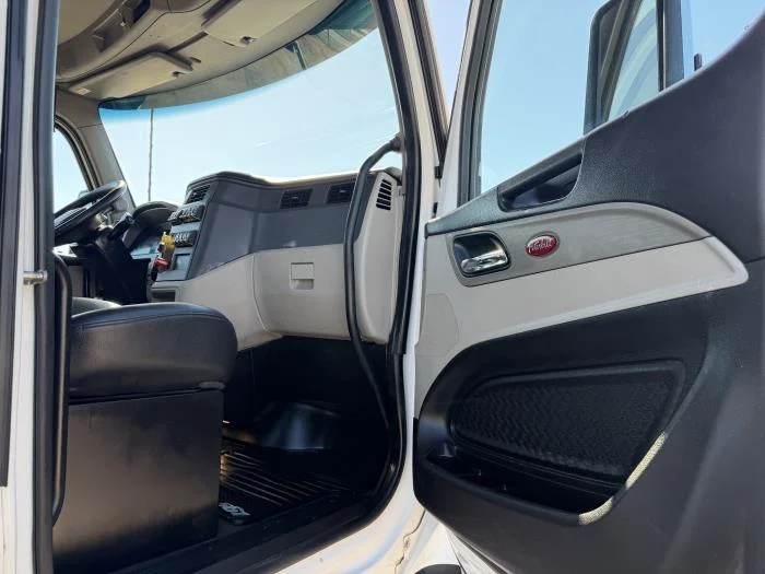 2023 Peterbilt 567 - image 22