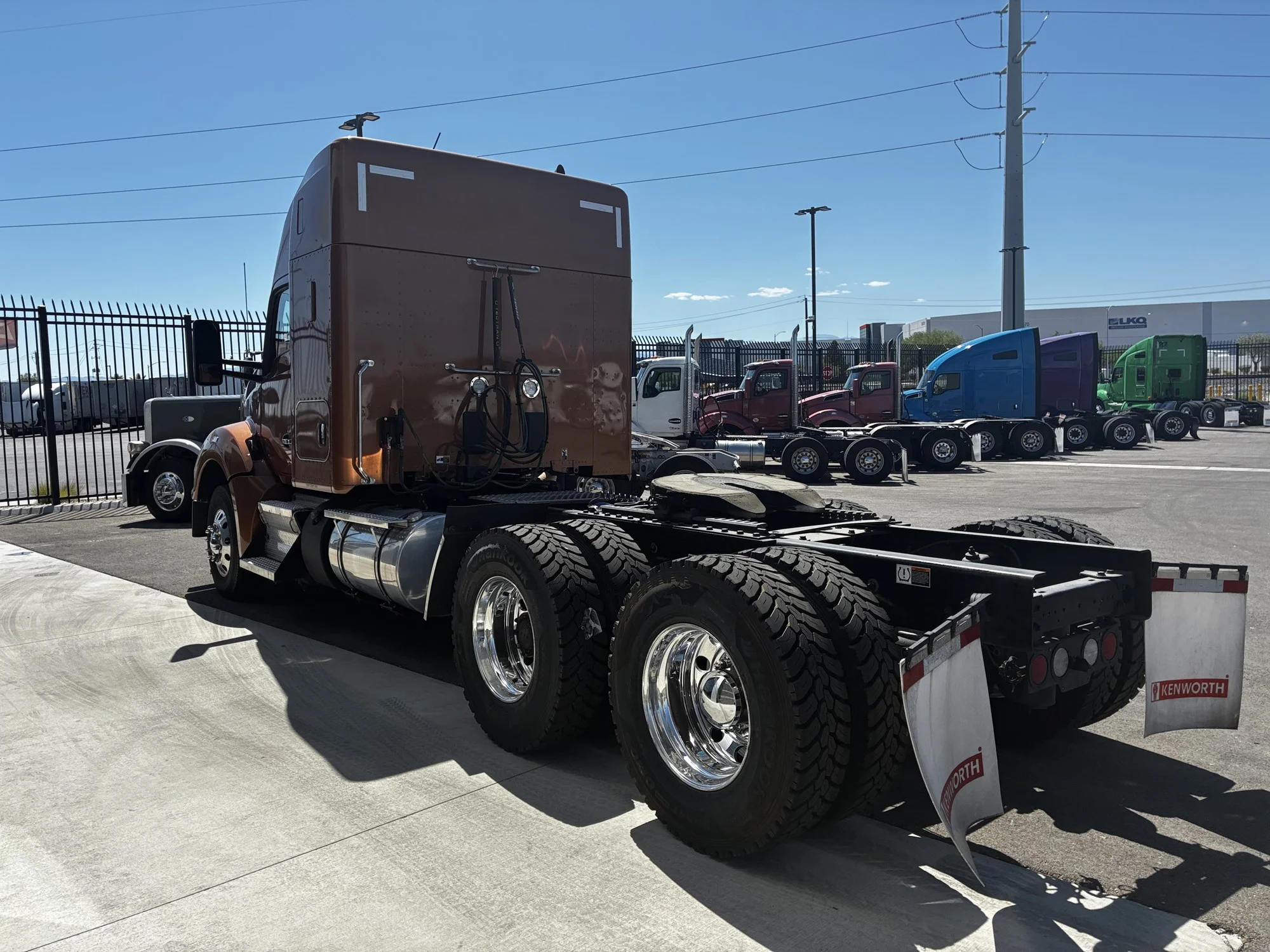 2023 Kenworth T880 in Las Vegas, NV — photo 3