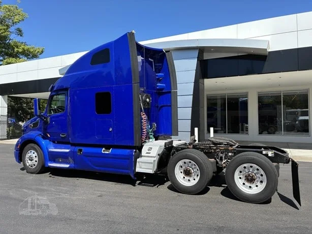 2021 Peterbilt 579 in Portland, OR — photo 6