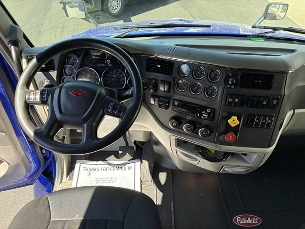 2021 Peterbilt 579 in Portland, OR — photo 20