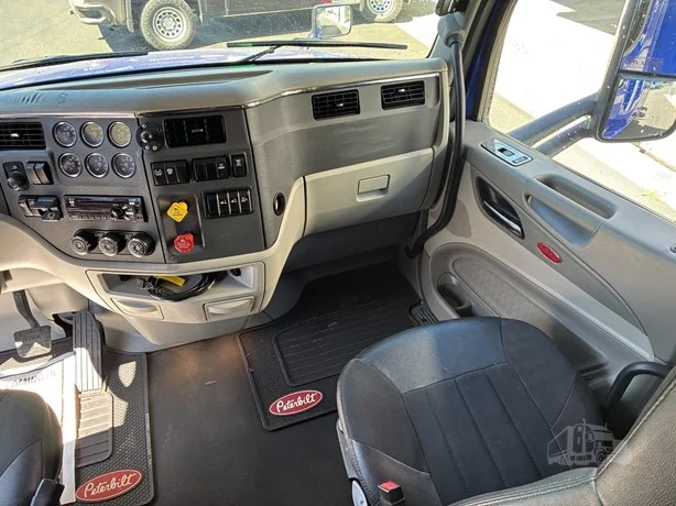 2021 Peterbilt 579 in Portland, OR — photo 18