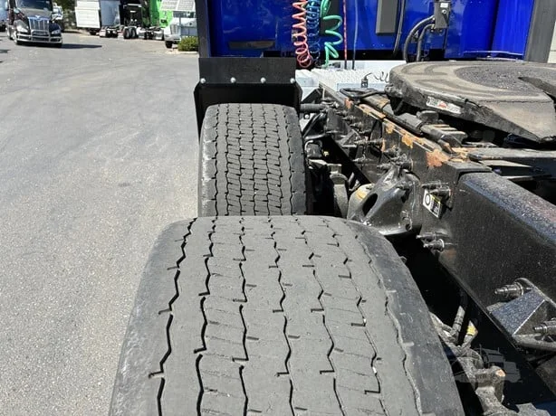 2021 Peterbilt 579 in Portland, OR — photo 8