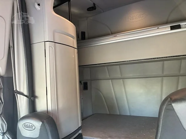 2021 Peterbilt 579 in Portland, OR — photo 13