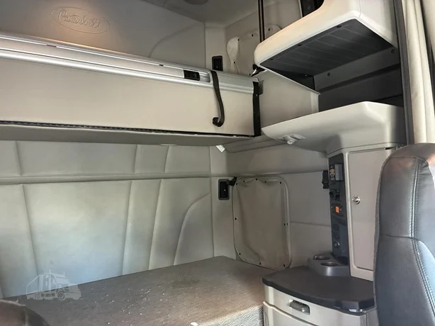 2021 Peterbilt 579 in Portland, OR — photo 14