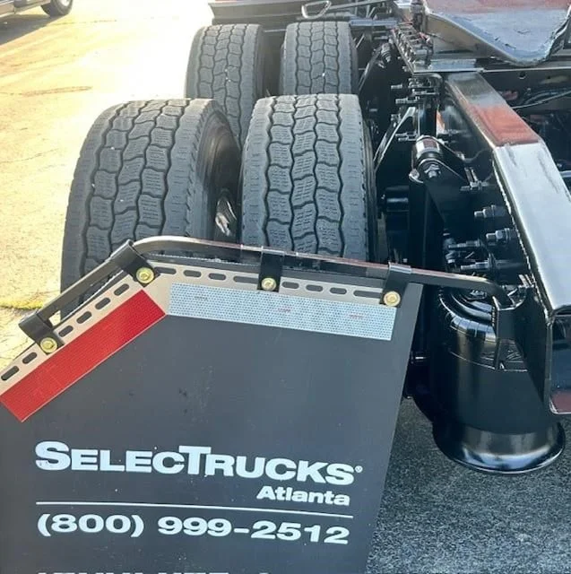 2021 FREIGHTLINER Cascadia 126 - image 9