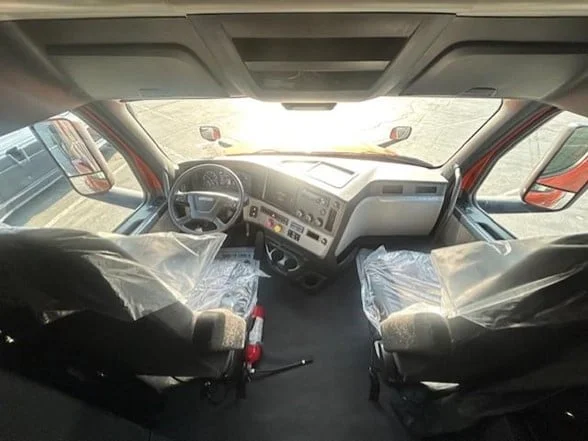 2021 FREIGHTLINER Cascadia 126 - image 27