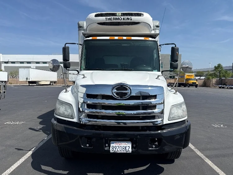 2018 Hino 338 in Torrance, CA — photo 2